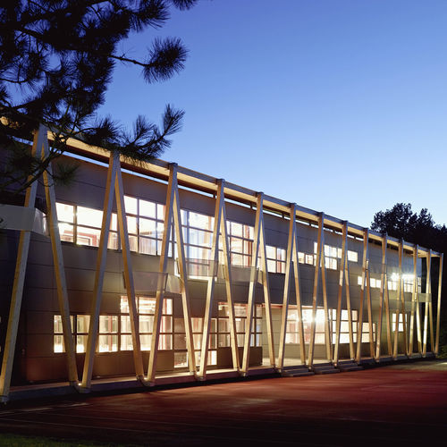 Облицовка фасада для вентилируемого фасада - FORMBOARD TOP PINE - HAUS DER SCHÜLER - Bruag Design Factory AG - панельная / из древесного волокна / гладкая