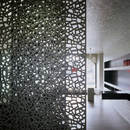 Декоративная панель для перегородки - HAIR- AND NAIL-STUDIO BRUGG - Bruag Design Factory AG - из древесного волокна / перфорированная / имитация металла
