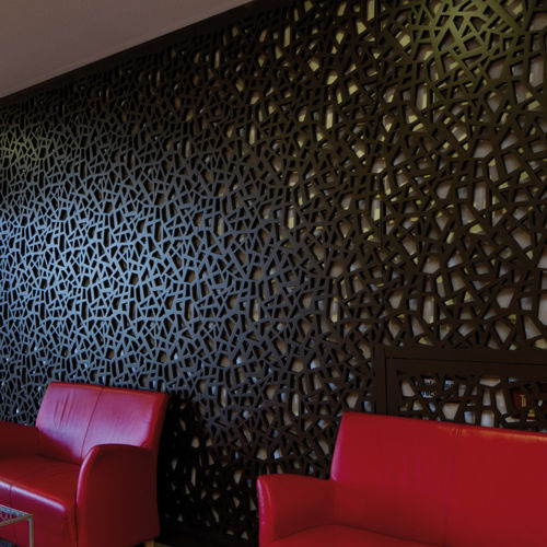 Декоративная панель для перегородки - SPA-RESORT THERME GEINBERG - Bruag Design Factory AG - МДФ / перфорированная