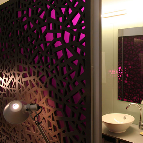 Декоративная панель для перегородки - HOTEL PLATTENHOF ZURICH - Bruag Design Factory AG - с подсветкой / из древесного волокна / перфорированная