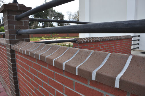 Настенный кирпич - SADDLEBACK COPING : HE - Isiklar Building Materials Inc. - специальный / полый / красный