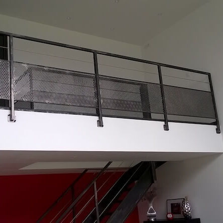Ограждение из стали - 14 - ESCALIER DESIGN 14 - из перфорированного листа / для интерьера / для лестниц