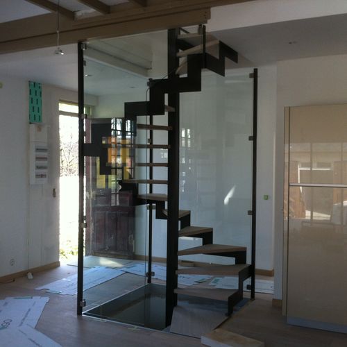 Квадратно-винтовая лестница - ARGENTAN - ESCALIER DESIGN 14 - с деревянными ступеньками / металлическая конструкция / современная
