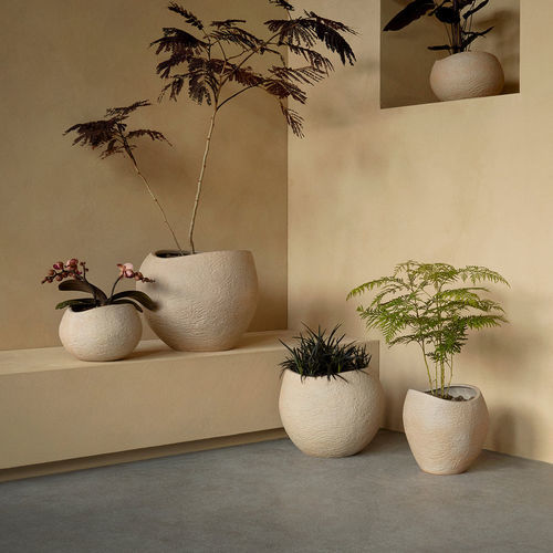 Садовый горшок из песчаника - PLANTAS - AUDO - круглый / для бытового использования / бежевый