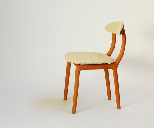 Современный cтул - KAKI NO ISU - Miyazaki Chair Factory - для интерьера / из ткани / из дерева