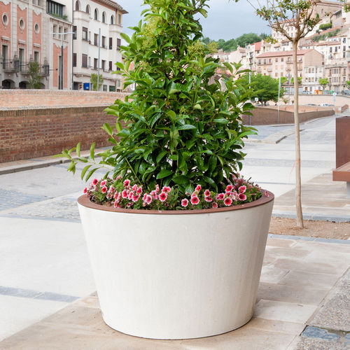 Кадка для садовых растений из бетона - Boira - Durbanis - круглая / современная / для общественных мест