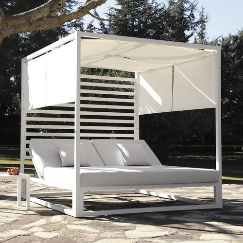 Садовая кровать с балдахином - MILAN - ARKIMUEBLE - двуспальная / современная / с наклонным изголовьем