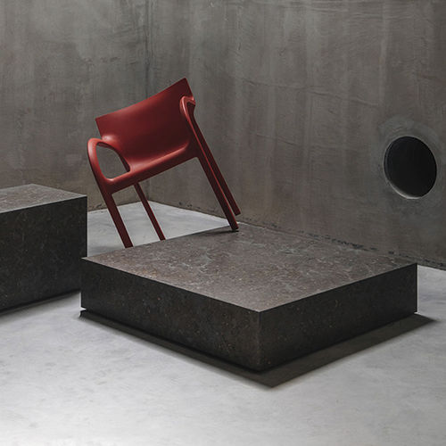 Современный журнальный столик - EDGE L ATLANTIC BLUE LIMESTONE - MAAMI HOME - из мрамора / из известняка / с основанием из мрамора