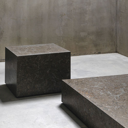 Современный ночной столик - EDGE H ATLANTIC BLUE LIMESTONE - MAAMI HOME - из мрамора / с основанием из мрамора / прямоугольный