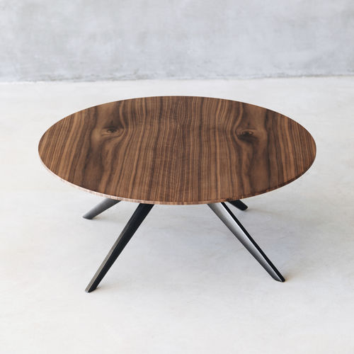 Современный журнальный столик - DIAMERISMA WALNUT - MAAMI HOME - из дерева / с основанием из литого алюминия / круглый