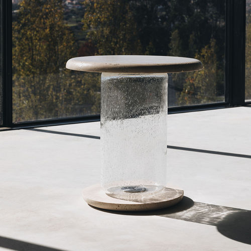Современный вспомогательный столик - BUBBLE TRAVERTINE - MAAMI HOME - из дутого стекла / из мрамора / со стеклянным основанием