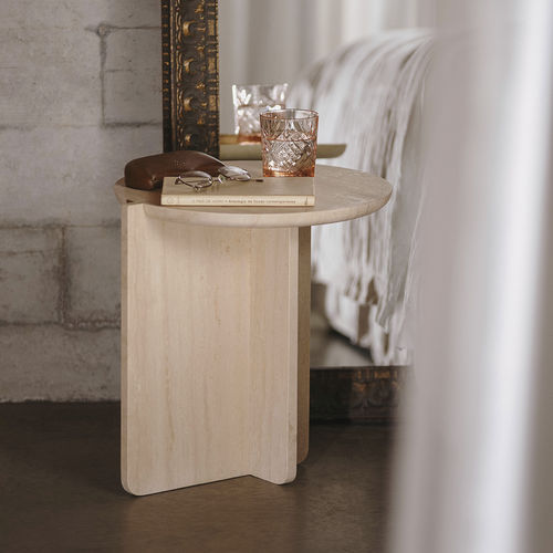Современный вспомогательный столик - NOTCH TRAVERTINE - MAAMI HOME - из травертина / с основанием из травертина / круглый