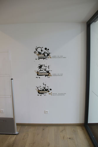 Настенная клейкая этикетка природа - MÉDIATHÈQUE BARR - Atelier d'Art Osmoze - Design & décoration murale - для общественных учреждений / сигнальное обозначение