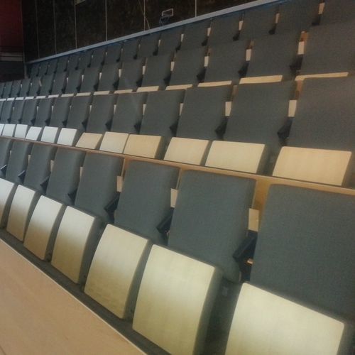 Современный стул для аудитории - Volta - X - Jezet Seating - для интерьера / из огнестойкой ткани / с основанием из окрашенного металла