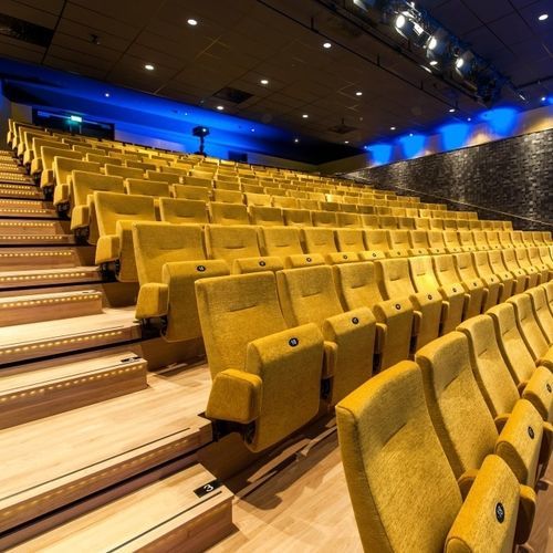 Современное кресло для аудитории - Plaza - Jezet Seating - из огнестойкой ткани / из бука / из металла