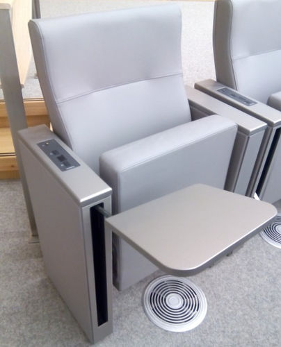 Современный стул для аудитории - Recto Reflex - Jezet Seating - для интерьера / из огнестойкой ткани / из дерева