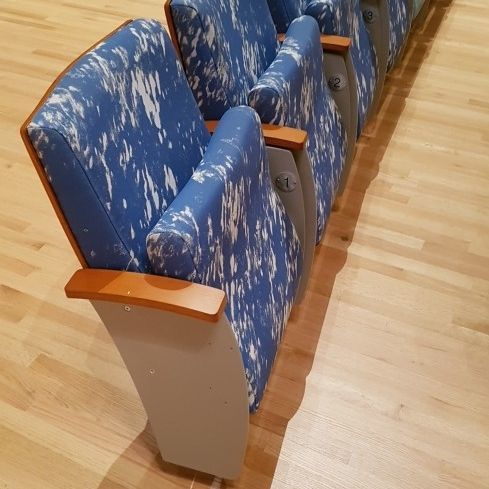 Современное кресло для аудитории - Custom Made - Jezet Seating - из огнестойкой ткани / складное / серое