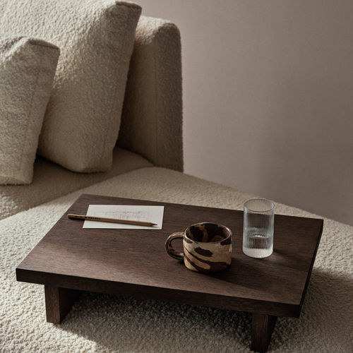 Современный вспомогательный столик - Kona - Ferm Living - из дуба / из МДФ / с основанием из дуба