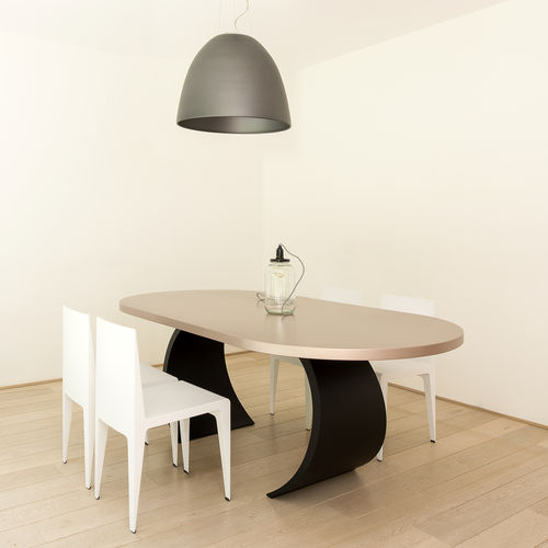 Современный обеденный стол - ARCO - R&J Luxe Furniture - из стали / из алюминия / с основанием из алюминия