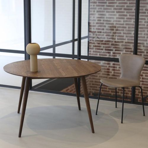 Обеденный стол скандинавский дизайн - PLAYDINNER  - Bruunmunch Furniture ApS - из дуба / из цельной древесины / с основанием из древесины