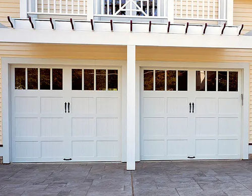 Секционная гаражные ворота - RESERVE® WOOD SEMI-CUSTOM - Copy door - створчатая / из кедра / из красного дерева