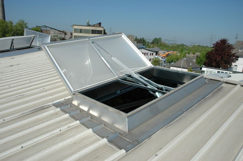 Люк для дымоудаления сталь - MEGALUX SHEV SYSTEM - Van Deudekom Plastics BV - система тепло- и дымоудаления