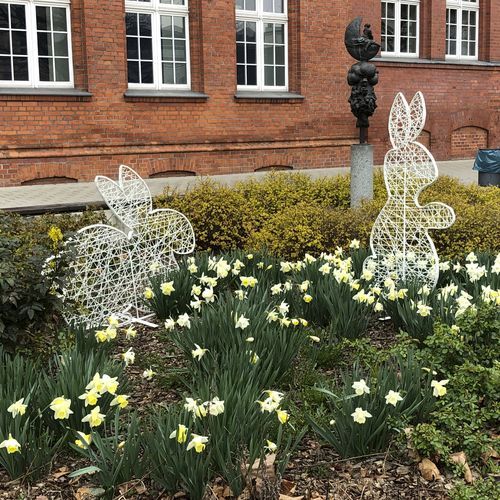 Скульптура пасхальное украшение - Openwork 2D Easter Bunny - Terra Group - из стекловолокна / для наружного применения / напольная