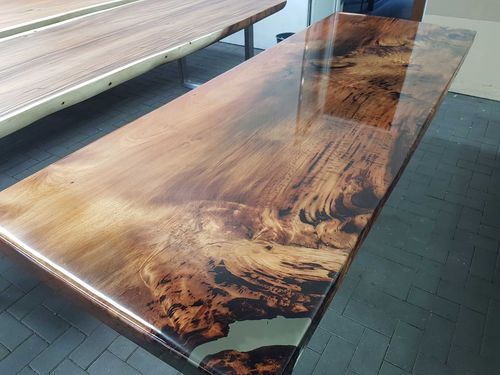 Современный обеденный стол - KAURI TABLE - Unik - из цельной древесины / из лакированной древесины / из экзотических пород дерева