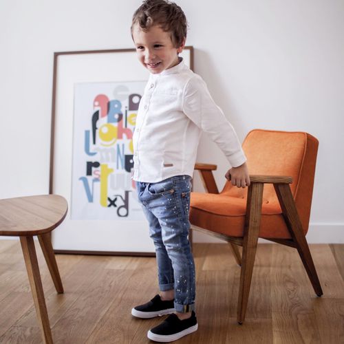 Современное кресло - JUNIOR - 366 Concept - из ткани / из цельной древесины / из дуба