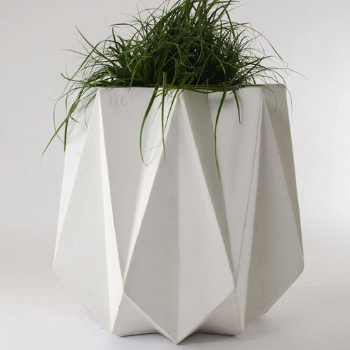 Садовый горшок из бетона - KRONEN 65 WHITE CONCRETE  - Adam Christopher Design - отдельностоящий / вертикальный / для профессионального использования
