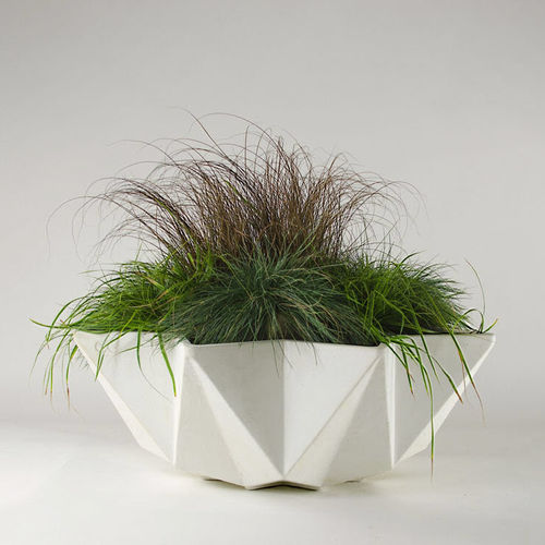 Кадка для садовых растений из бетона, армированного волокнами - KRONEN BOWL CREAM CONCRETE - Adam Christopher Design - современная / для общественных мест / для интерьера