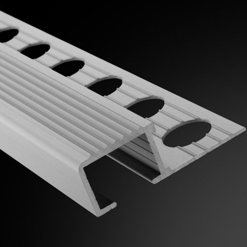Ступень из алюминия - 10 / 13 - plastdecor - противоскользящая