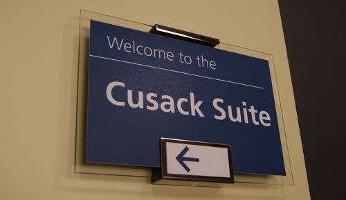 Настенная указательная табличка - OLS PREMIER 3 ARCHITECTURAL NAMEPLATES - Signs Connect Ireland - из нержавеющей стали / из стекла / из акрила