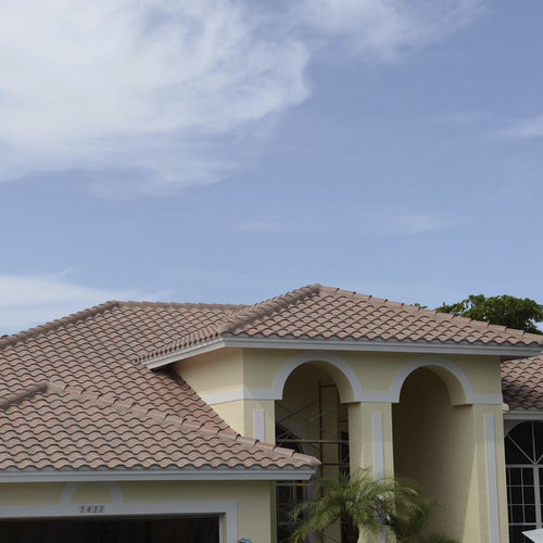 Черепица с замковым соединением - SANIBEL : MADERA BLEND - Crown Roof Tiles - из бетона / большая форма / красная