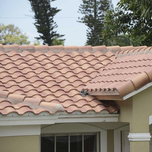 Черепица с замковым соединением - SANIBEL : SAN ANTONIO BLEND - Crown Roof Tiles - из бетона / двойная / красная