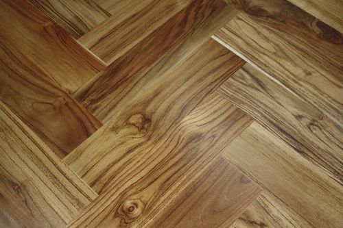 Паркет из паркетной доски - DECK HERRINGBONE: TEAK NATURAL - TEKA Parquet - из тикового дерева / «венгерская елка» / промасленный
