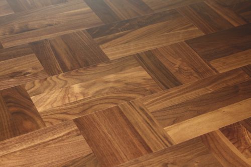 Паркет из паркетной доски - WEAVE BASKET: WALNUT NATURAL LACQUER - TEKA Parquet - из орехового дерева / лакированный / на гвоздях
