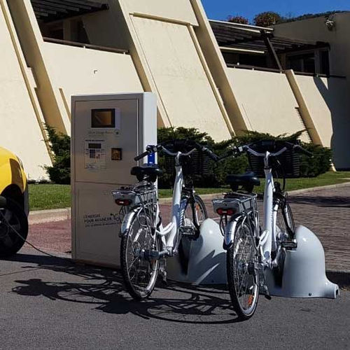 Станция подзарядки для электромобиля - MOBI-HUB - Clean Energy Planet - для электрических велосипедов