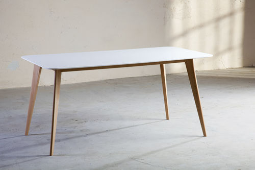 Современный стол - EASY - AMOS DESIGN - из Corian® / с основанием из древесины / прямоугольный