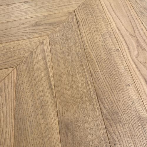 Паркет из паркетной доски - CHEVRONS - The Oak Factory - «елочка» / промасленный / приклеиваемый