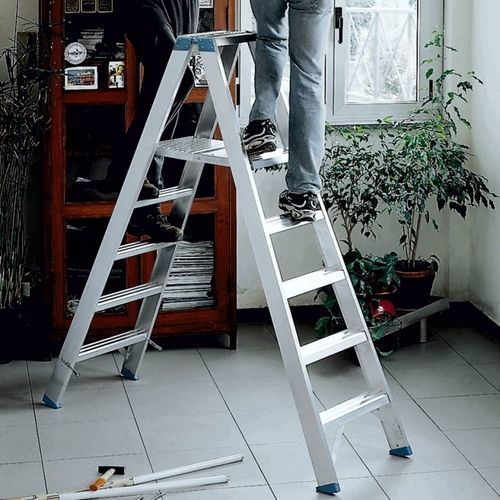Рабочая лестница с платформой - 6025 - Frigerio Carpenterie - складная / для установки / из алюминия