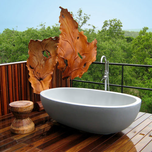Овальная ванна - LUSSO  - Livingstone Baths - островная / из композита / из камня