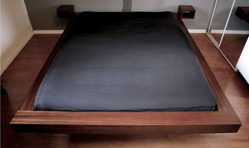 Двуспальная кровать - SAPELE FUTON  - TEBIAN - современная / из красного дерева
