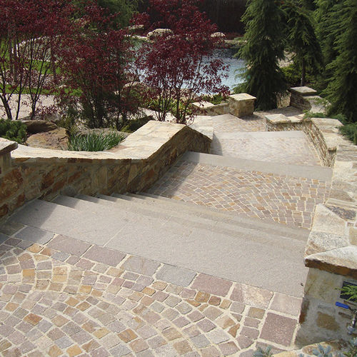 Напольная плитка из натурального камня - PORFIDO, PIETRA NATURALE - ODORIZZI soluzioni in pietra - из порфира / для наружного применения / противоскользящая