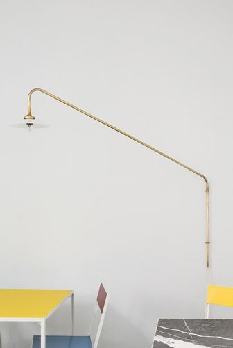 Современный настенный светильник - N°1 - valerie_objects - для интерьера / из лакированной стали / галогенный