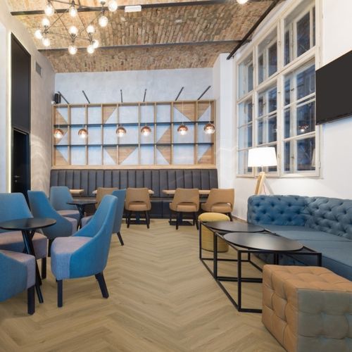 Экологически чистое напольное покрытие - MACADAMIA – HERRINGBONE - Aspecta Flooring - виниловое / для интерьера / для офиса