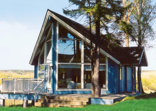 Сборный дом - TUNTURI : 110 - Artic House - из штабелированного массивного лесоматериала / экологический / классический