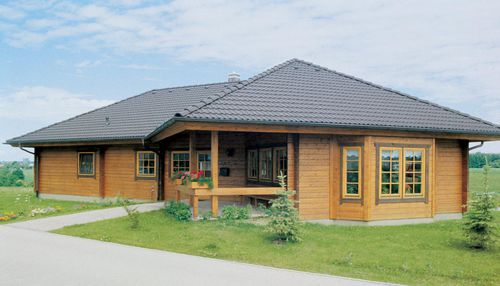 Сборный дом - EUROHOME : 167 - Artic House - из штабелированного массивного лесоматериала / экологический / классический