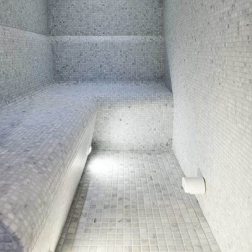 Современная скамейка - TILEABLE - Cleopatra World of Wellness - из цемента / со спинкой / без подлокотников