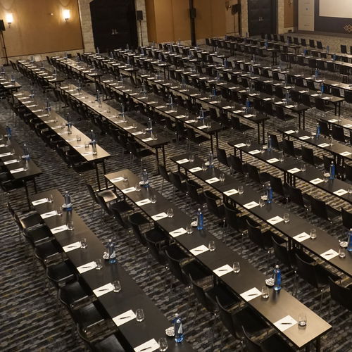 Современный стол для конференций - CONFERENCE-RITE - Forbes Group Ltd - из ламината / с основанием из алюминия / прямоугольный